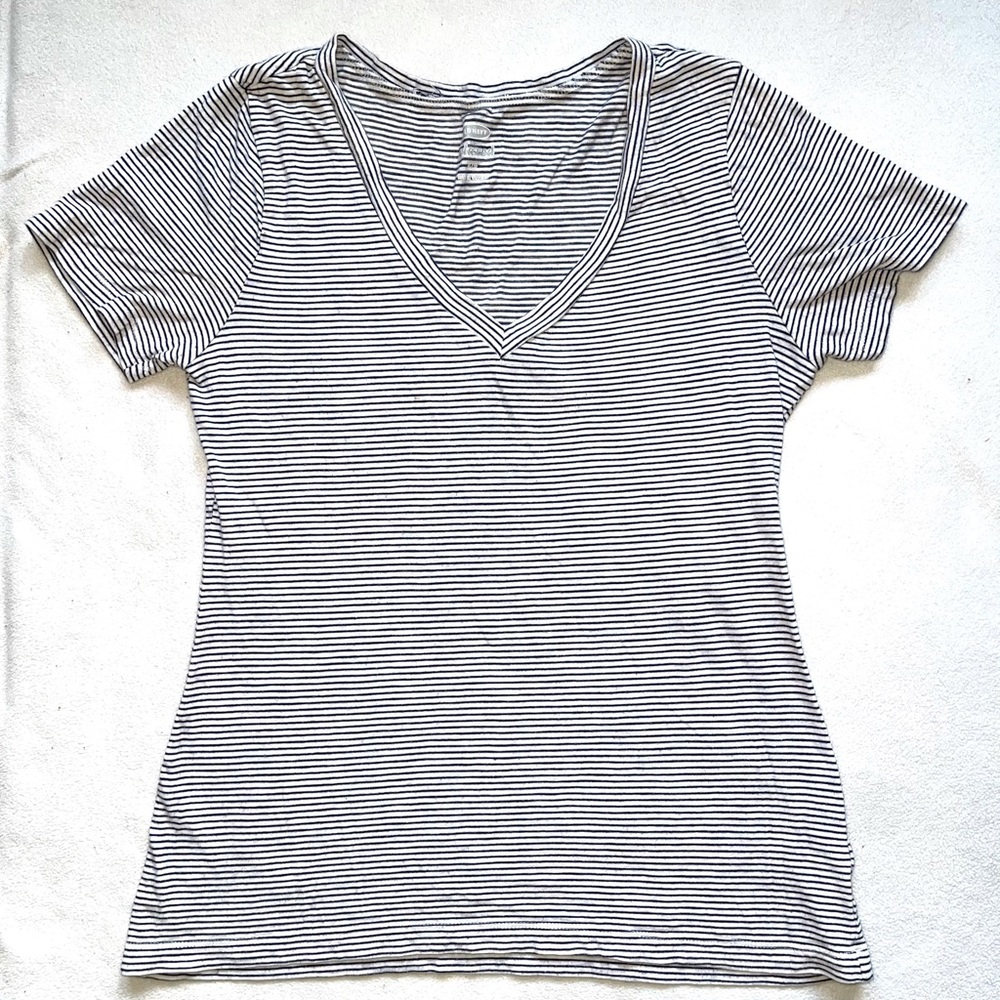 Old Navy V-neck striped short sleeve T-shirt